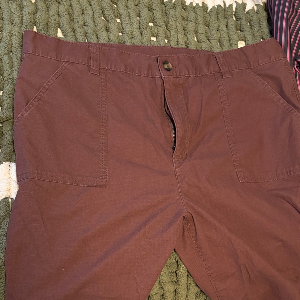 Eddie Bauer Cropped Ankle Pants in Deep Burgundy